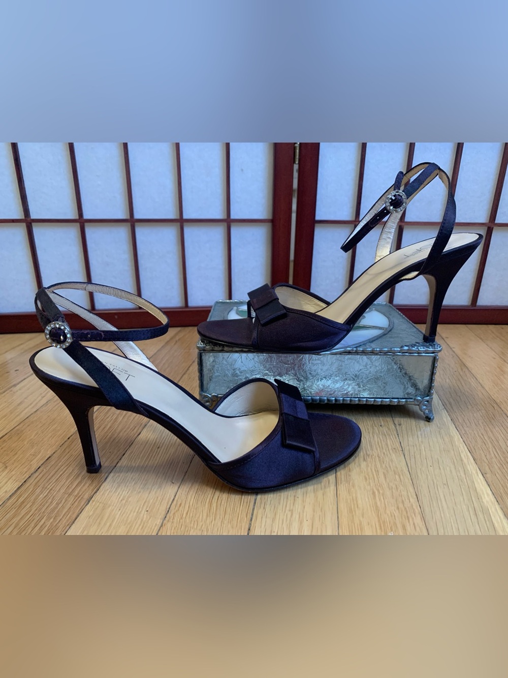 EUC ANN TAYLOR LOFT Deep Purple Satin Ankle Strap Hi-Heel Shoes Size 8M